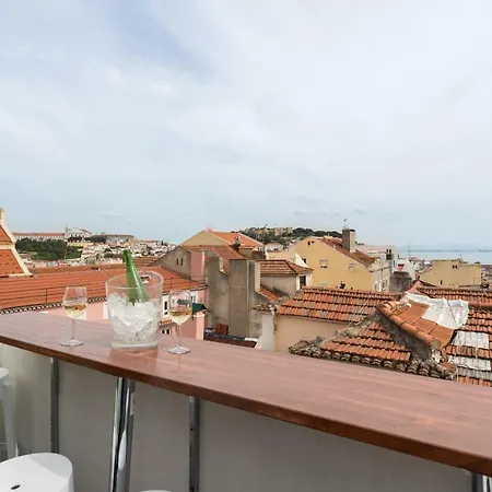 شقة Rossio Penthouse Three-bedroom W/ River View And Parking - By Lu Holidays